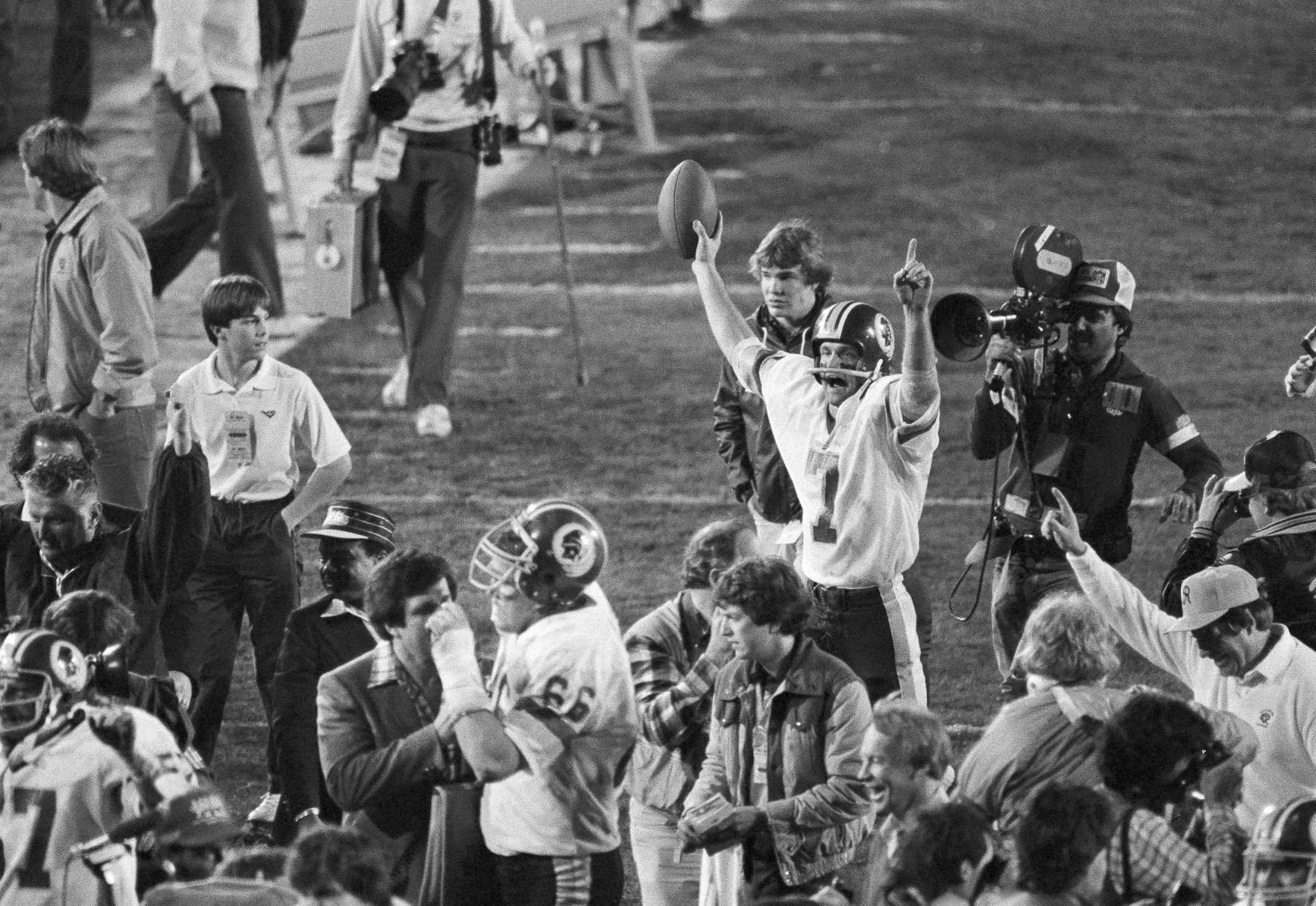 1983